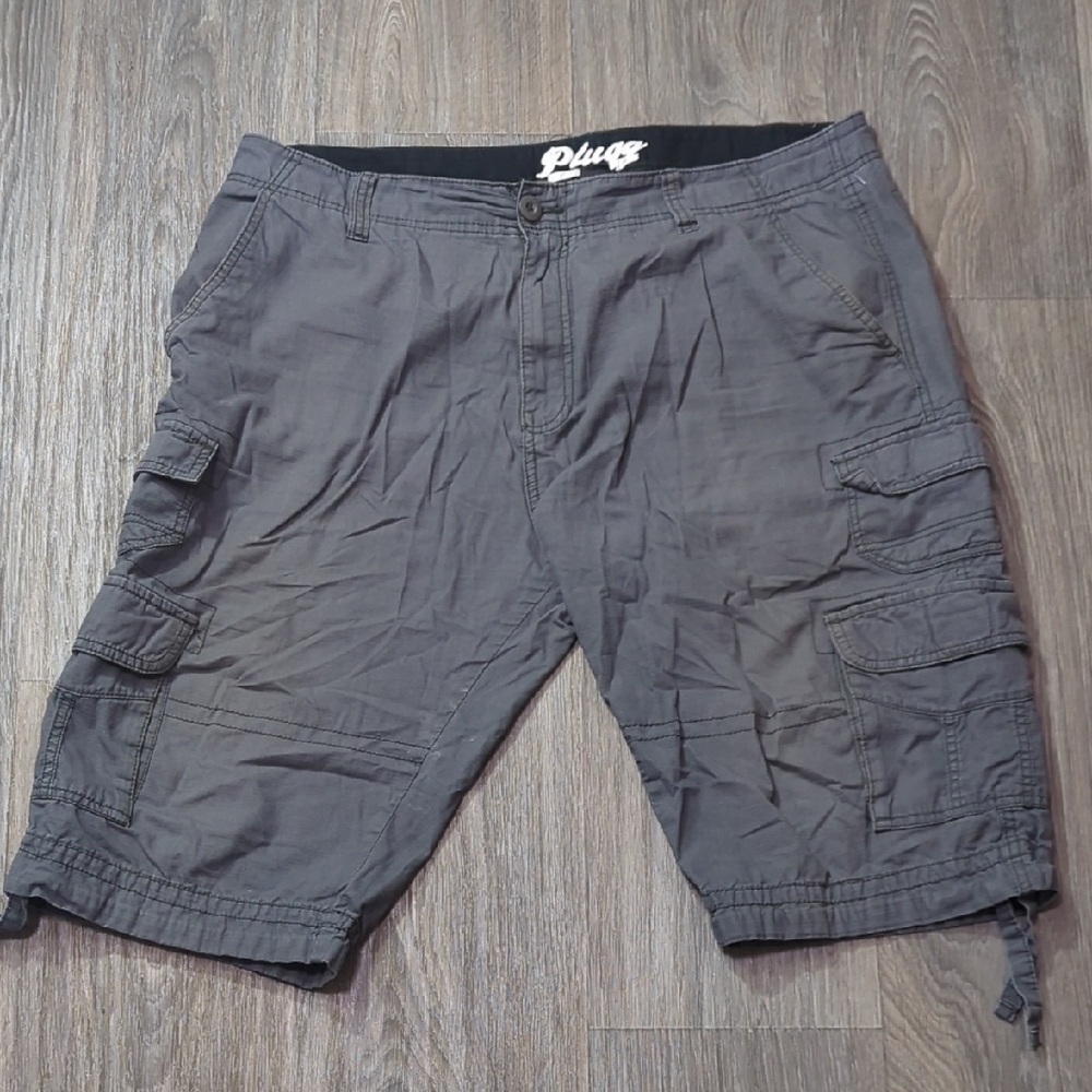 2 Pair Plugg Men's Navy and Beige Vintage Plaid Cargo Shorts - Picture 2 of 5